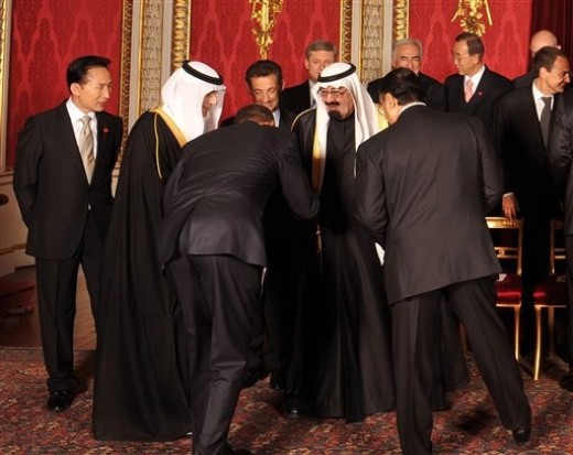 bowing+to+Saudi+King.jpg