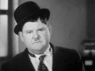 oliver-hardy-4b8da601-a03b-4878-b023-cdcf8d1e08c-resize-750[1].webp