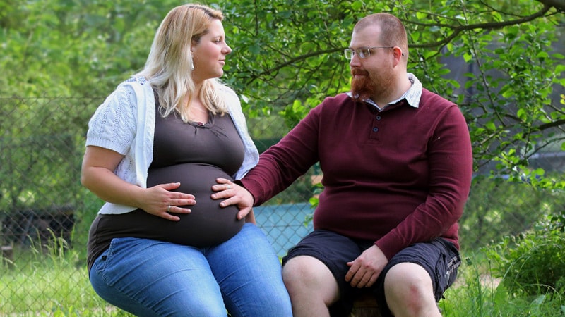is_190403_obese_overweight_pregnant_couple_800x450.jpg